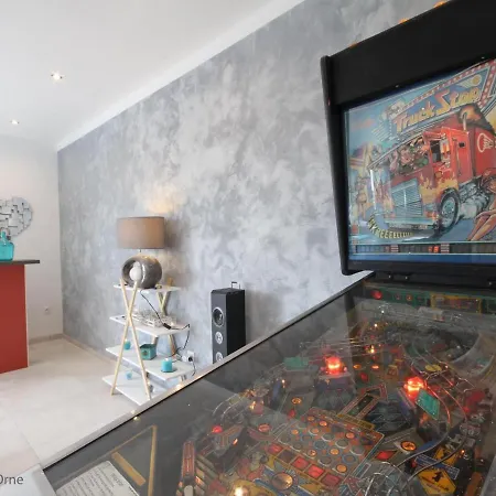 Дом отдыха Maison Ancienne Avec Sauna Et Jeux Au Coeur Du Perche - Fr-1-497-51 *